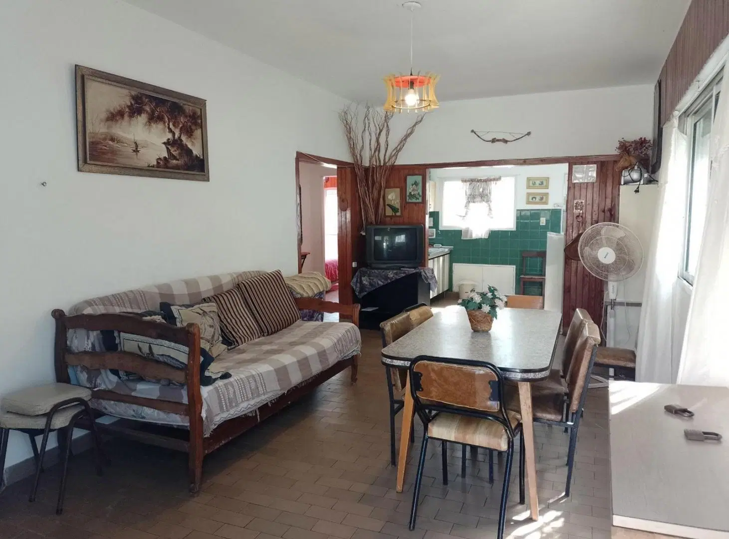 Casa en venta - 2 Dormitorios 1 Baño - Mar del Tuyú 2
