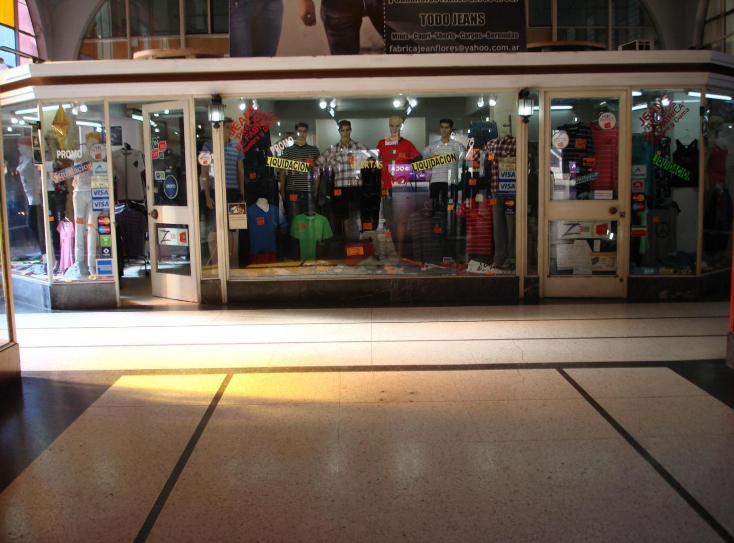 Local en venta - 1 Ambiente - Flores