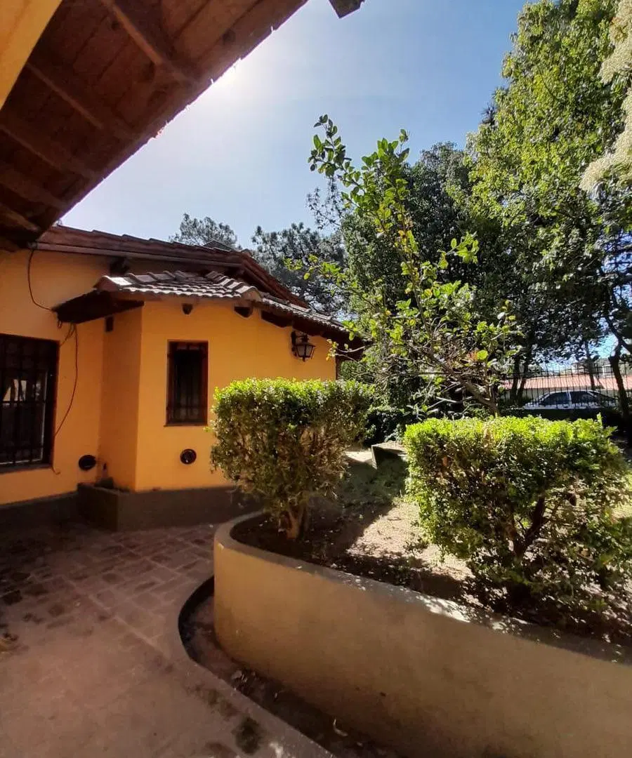 Casa en venta - 4 Dormitorios 5 Baños - Cocheras - 540Mts2 - Monte Hermoso 4