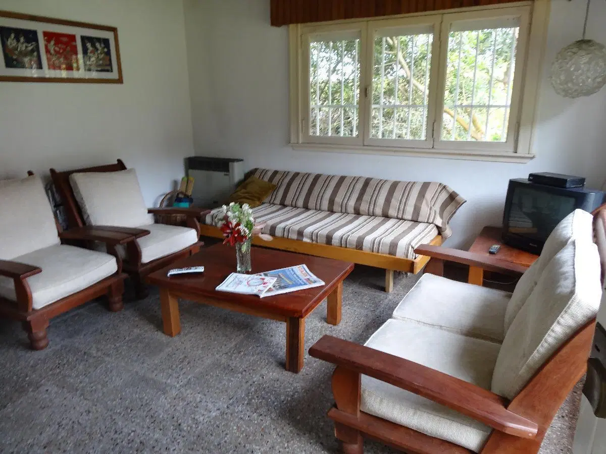 Casa en venta - 3 Dormitorios 2 Baños 2 Cocheras - 760Mts2 - Costa del Este 2