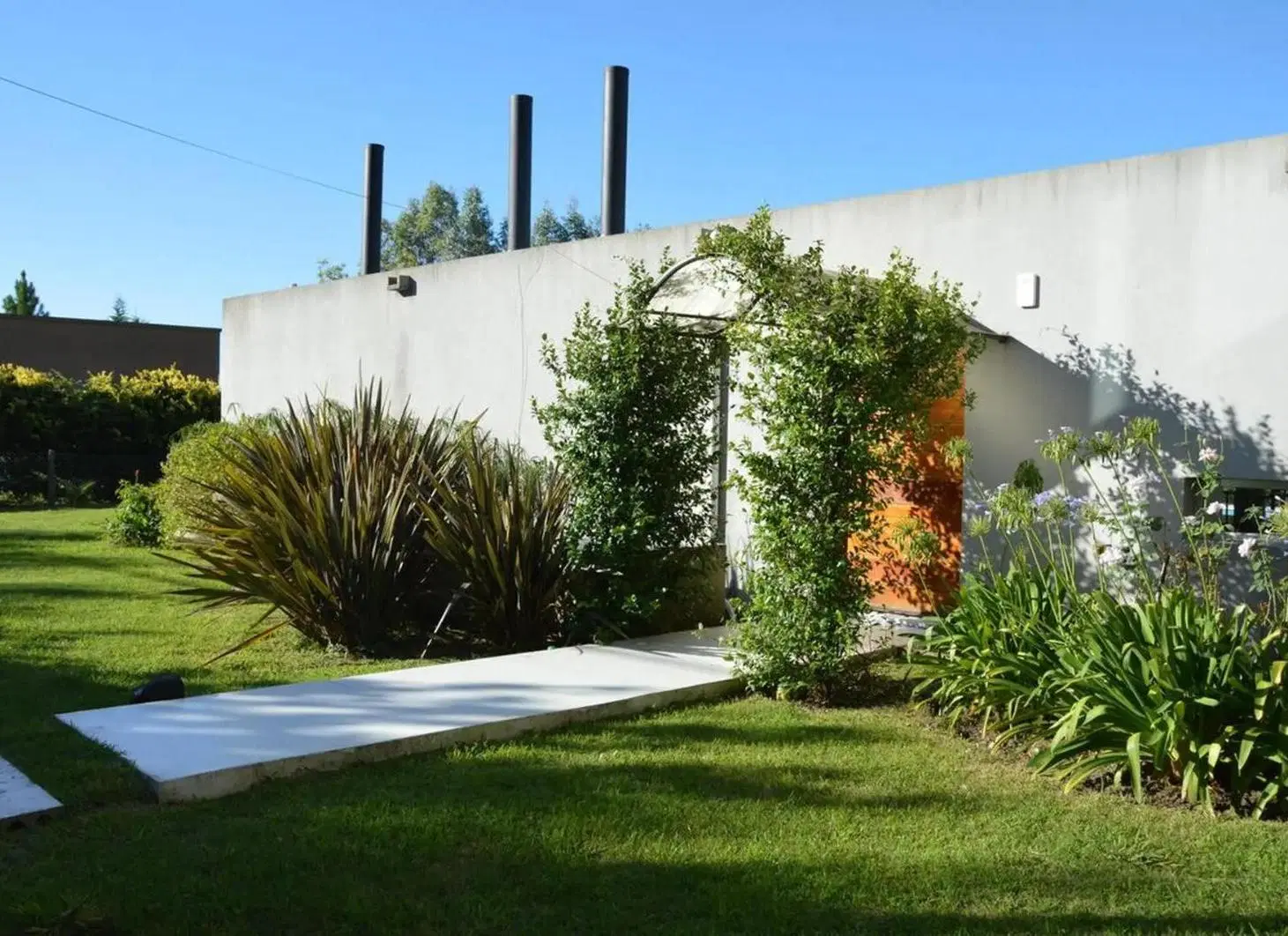 Casa en venta - 3 Dormitorios 4 Baños - General Belgrano 5