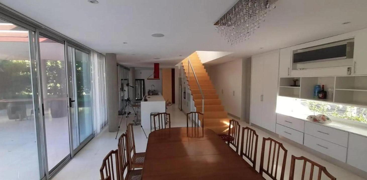 Foto de Casa en venta - 3 Dormitorios 4 Baños - General Belgrano, imagen 3
