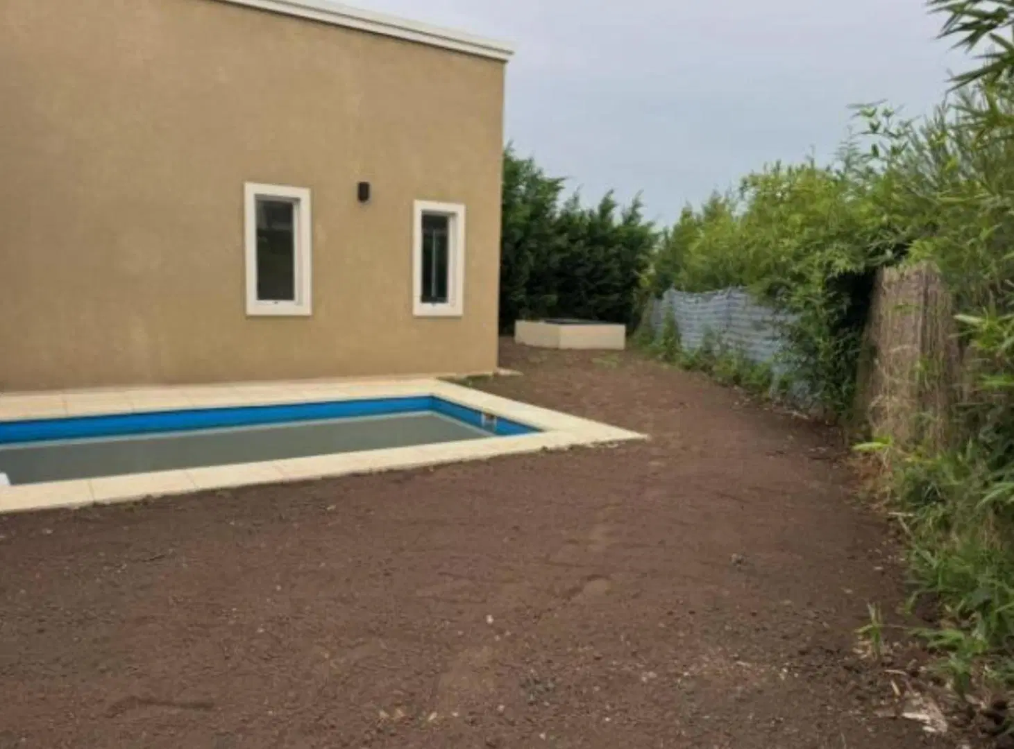 Casa en venta - 3 Dormitorios 2 Baños - Pilar 5