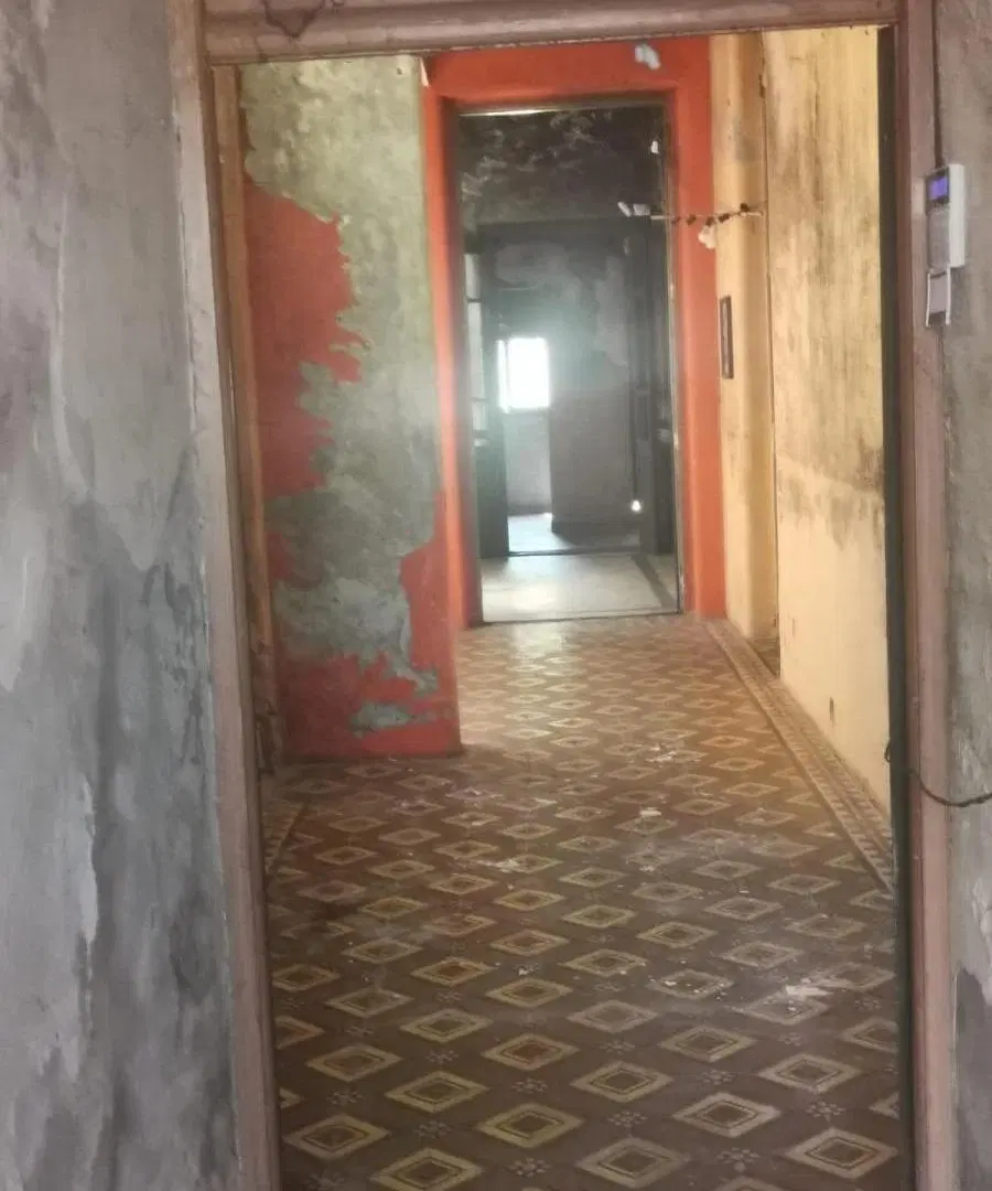 Casa en venta - 5 Dormitorios 3 Baños - Cochera - 277Mts2 - Lanús Oeste 4
