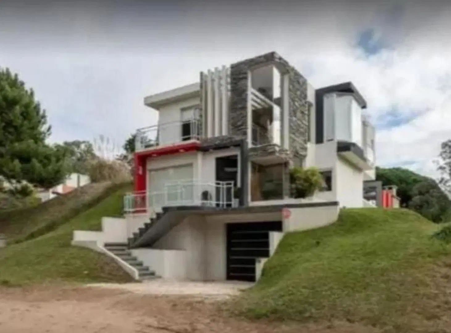 Casa en alquiler temporario - 3 Dormitorios 3 Baños - Cochera - 490Mts2 - Valeria del Mar 3