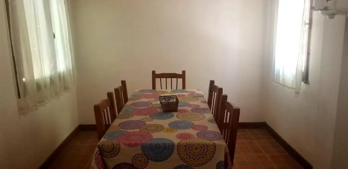 Edificio Comercial - 12 Dormitorios 7 Baños - 900Mts2 - Reta 2