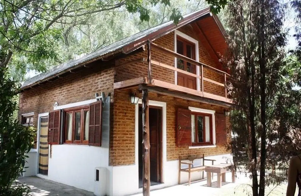 Edificio Comercial - 12 Dormitorios 7 Baños - 900Mts2 - Reta 1