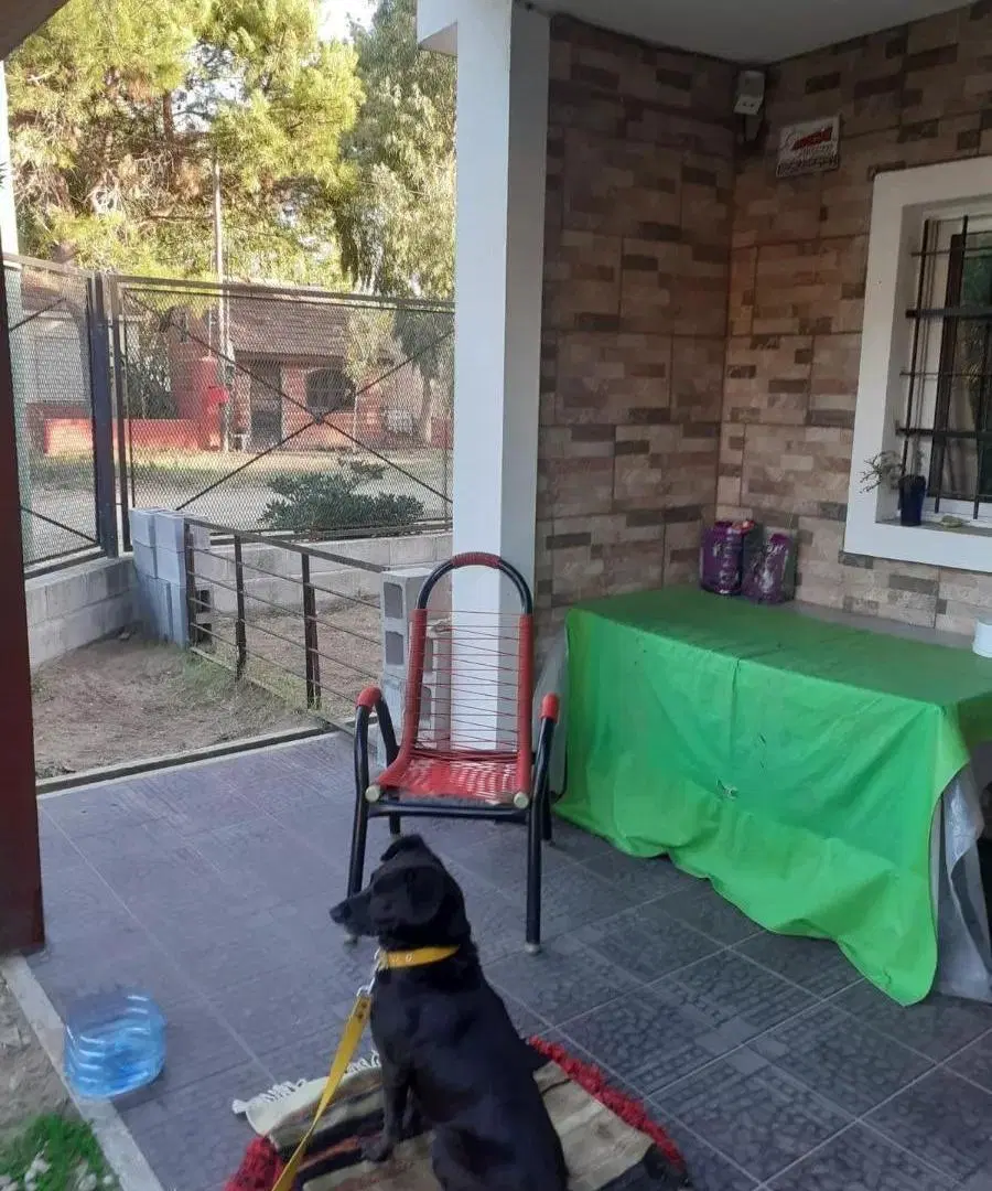 Casa en venta - 2 Dormitorios 1 Baño - Cochera - 220Mts2 - Las Toninas 3