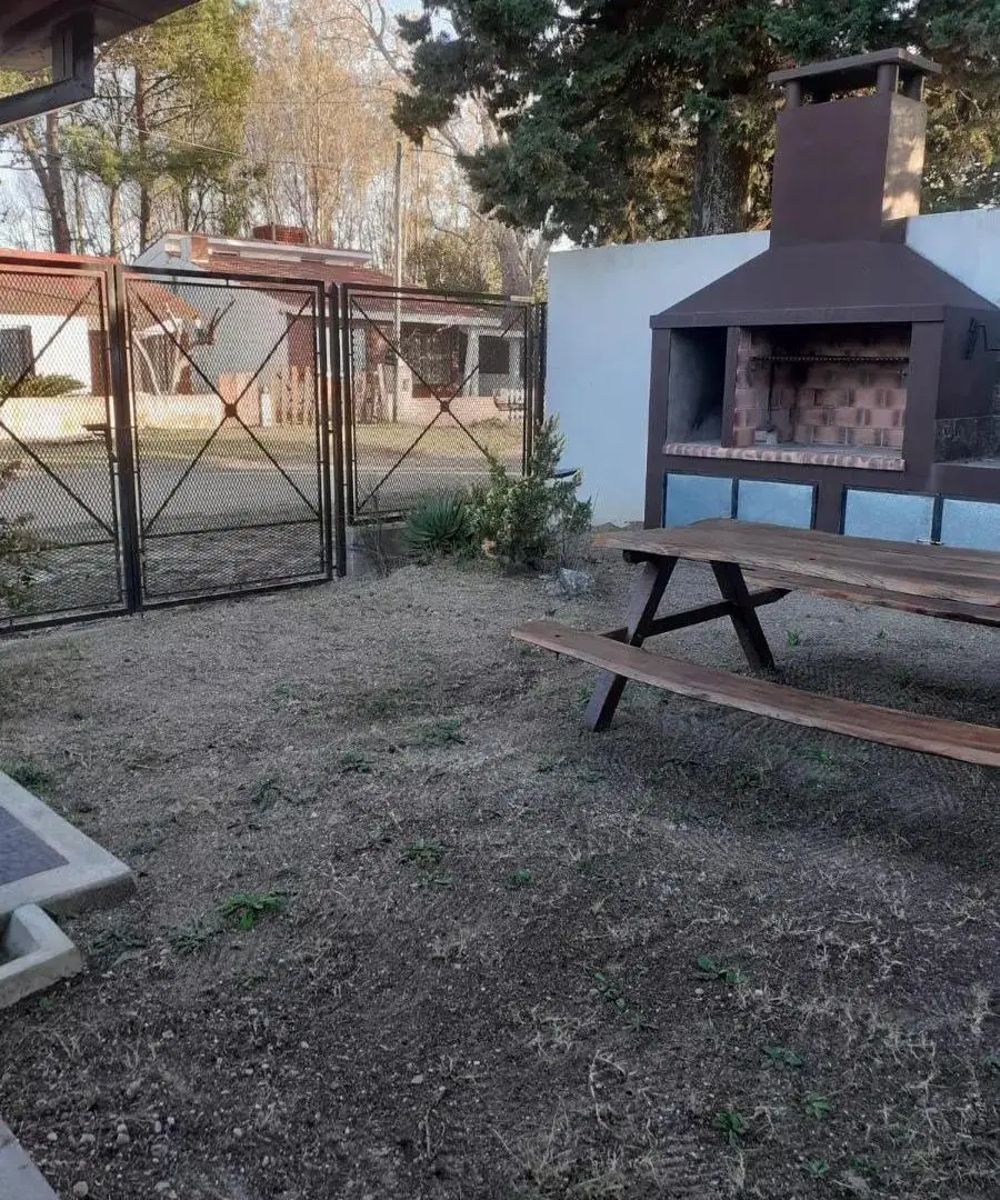 Casa en venta - 2 Dormitorios 1 Baño - Cochera - 220Mts2 - Las Toninas 2