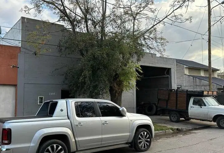 Galpón en venta - 360mts2 - Berazategui 4