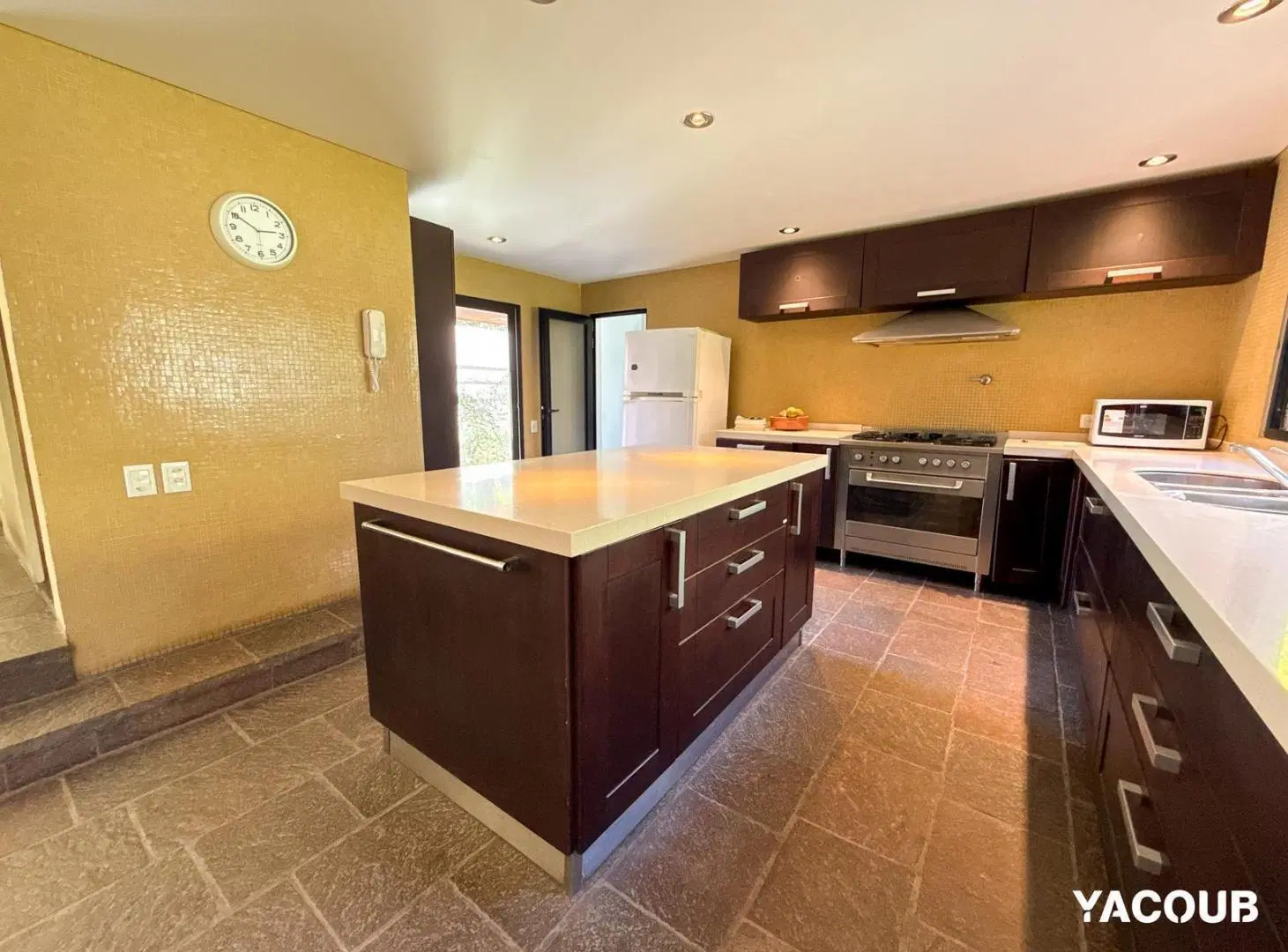Casa en venta - 1 Dormitorio 2 Baños - Coronel Brandsen 4