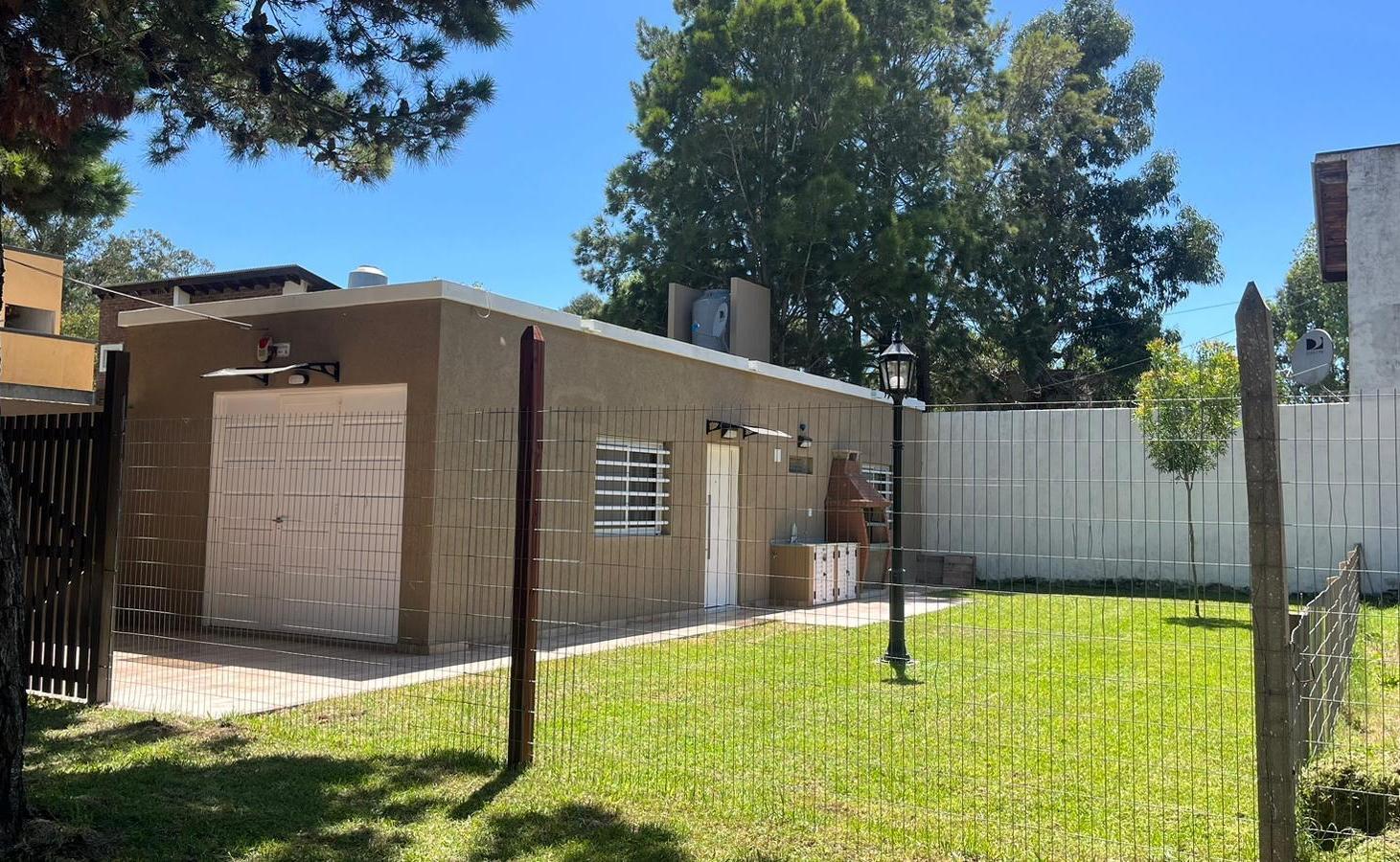 Casa en Venta - 1 Dormitorio 1 Baño Cochera - 397 mts2 - La Lucila Del Mar, Buenos Aires