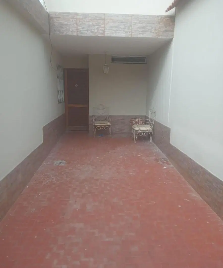 Casa en venta - 5 Dormitorios 2 Baños - Lules 8