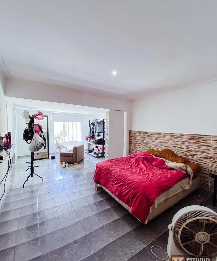 Casa en venta - 2 Dormitorios 2 Baños - 230Mts2 - Villa Elvira, La Plata 2