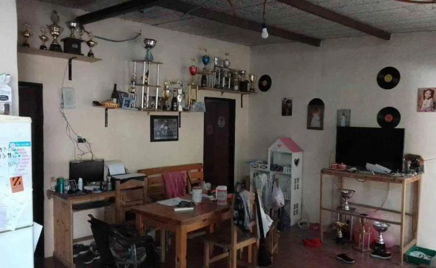 Casa en venta - 4 Dormitorios 2 Baños - Local - 475Mts2 - Luján 8