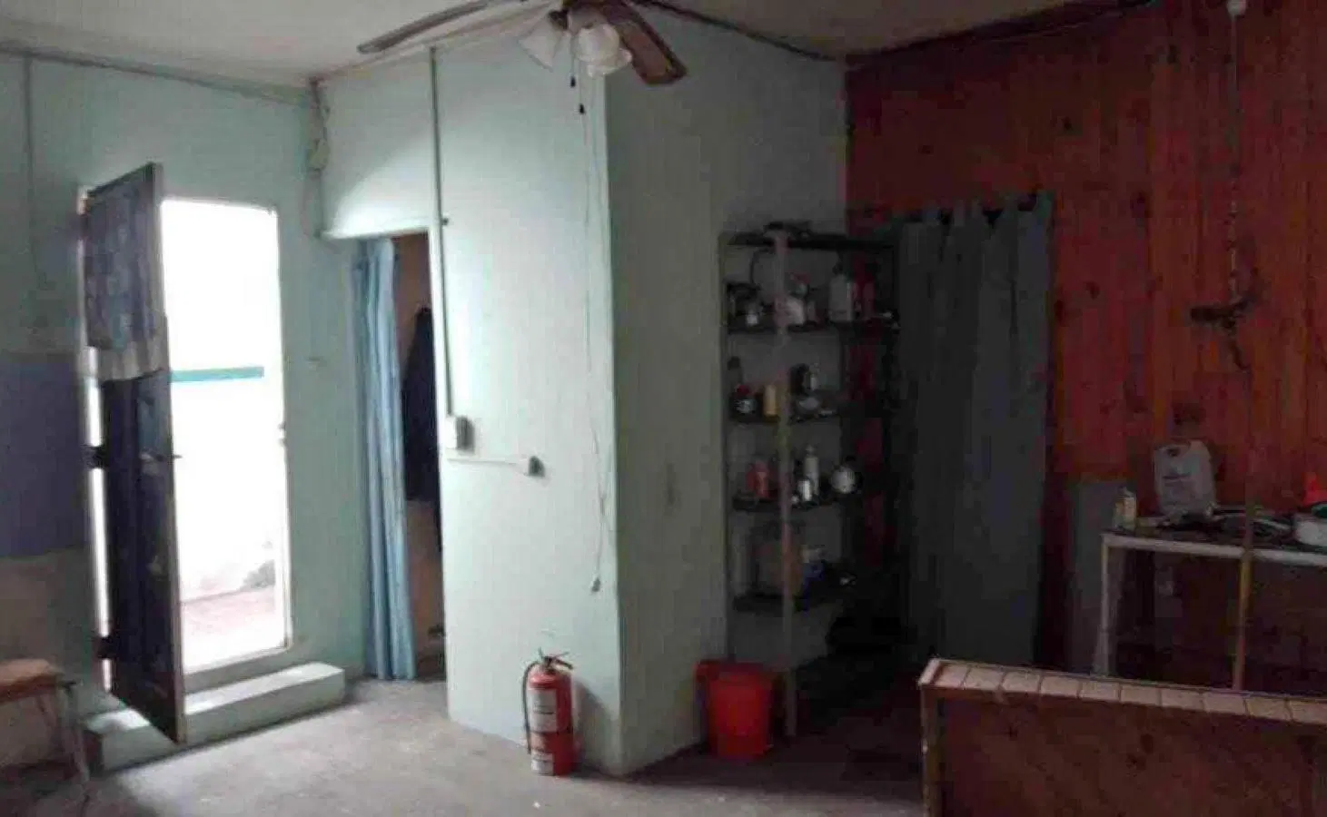 Casa en venta - 4 Dormitorios 2 Baños - Local - 475Mts2 - Luján 2
