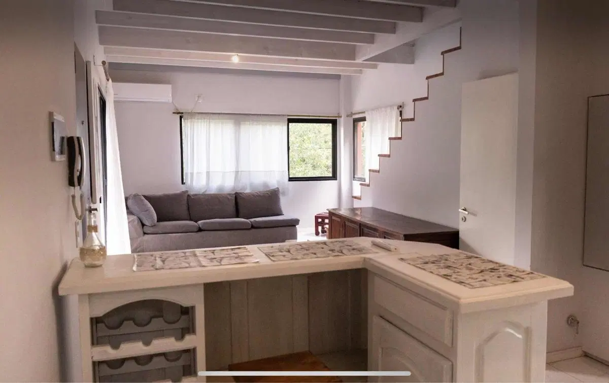 Edificio Comercial en venta - 4 Departamentos 2 Locales - 500Mts2 - Canning 5