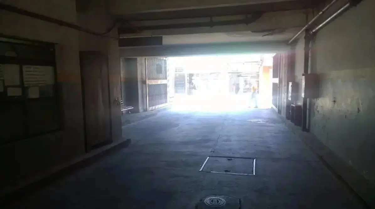 Cochera en venta - 10mts2 - Liniers 5