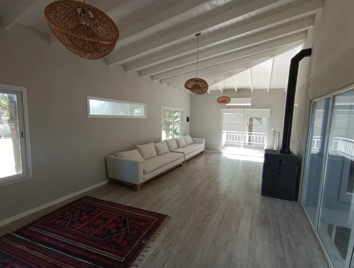 Casa en venta - 4 Dormitorios 5 Baños - Pinamar 2