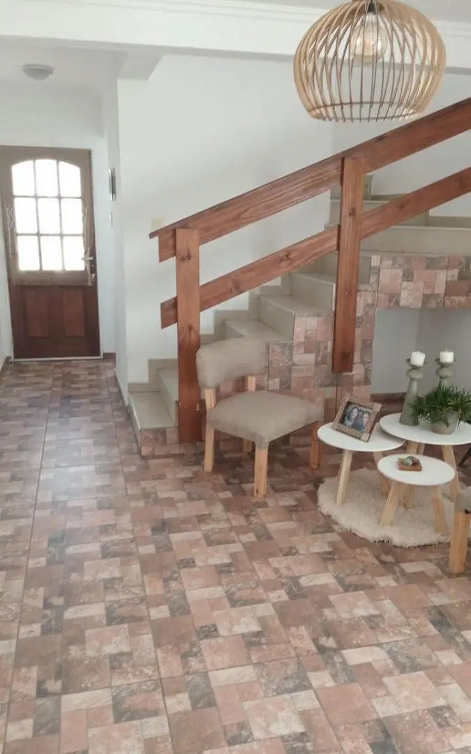 Casa en venta - 3 Dormitorios 2 Baños - Cochera - 250Mts2 - San Alfonso, Villa Allende 2