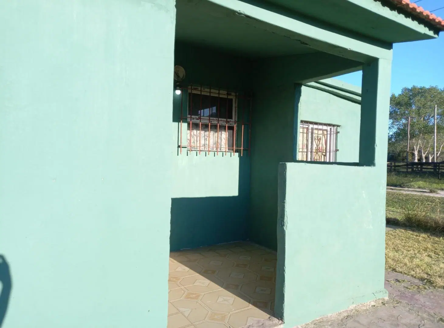 Casa en venta - 5 Dormitorios 2 Baños - 402Mts2 - San Eduardo del Mar 3