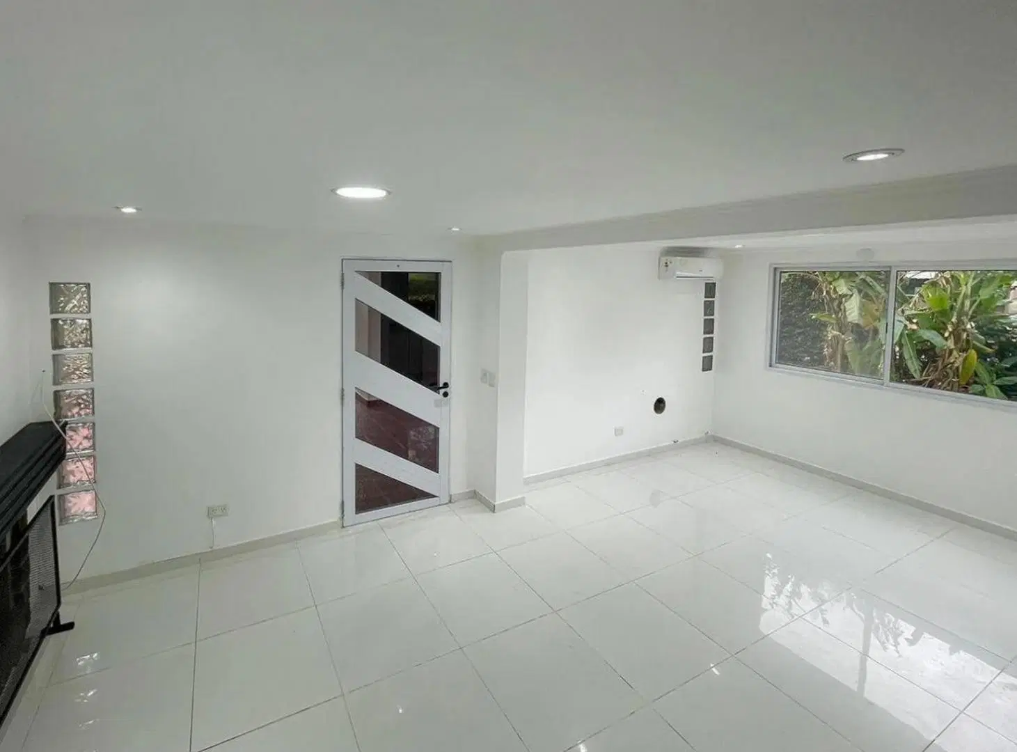 Casa en venta - 2 Dormitorios 2 Baños - 300Mts2 - Berazategui 5