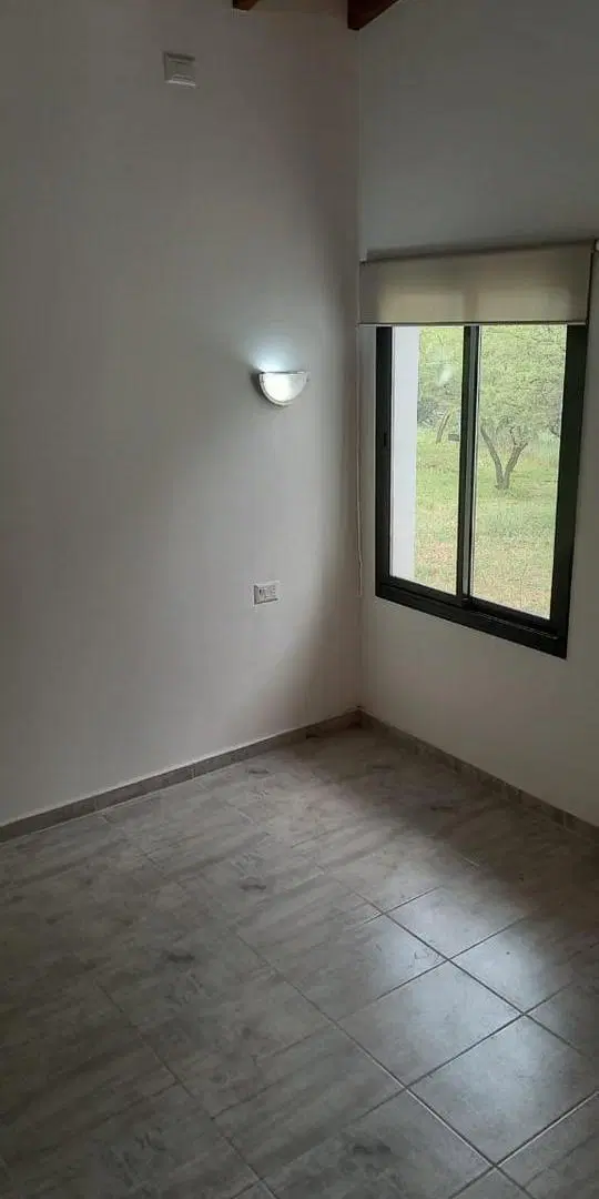 Casa en venta - 1 Dormitorio 1 Baño - Cocheras - 586Mts2 - Villa Rumipal 3