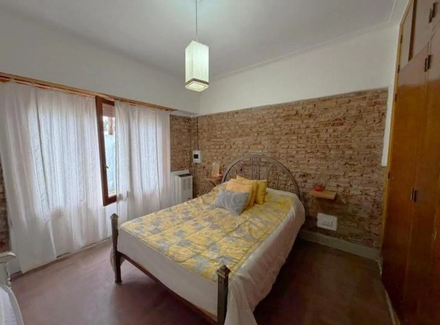 Casa de 3 Dormitorios 2 Baños, cochera pasante, jardín y pileta - Tandil semicentro 2