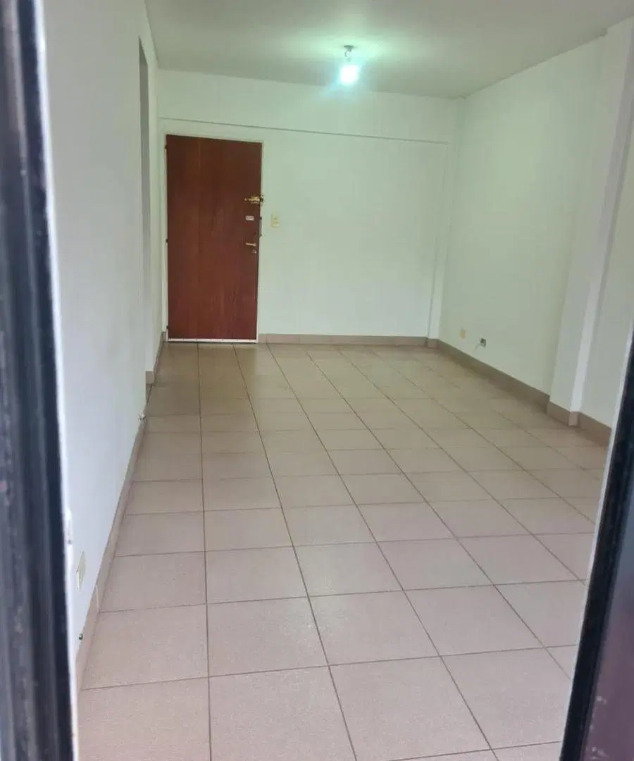 Departamento en alquiler - 1 Dormitorio 1 Baño - Lanús 3