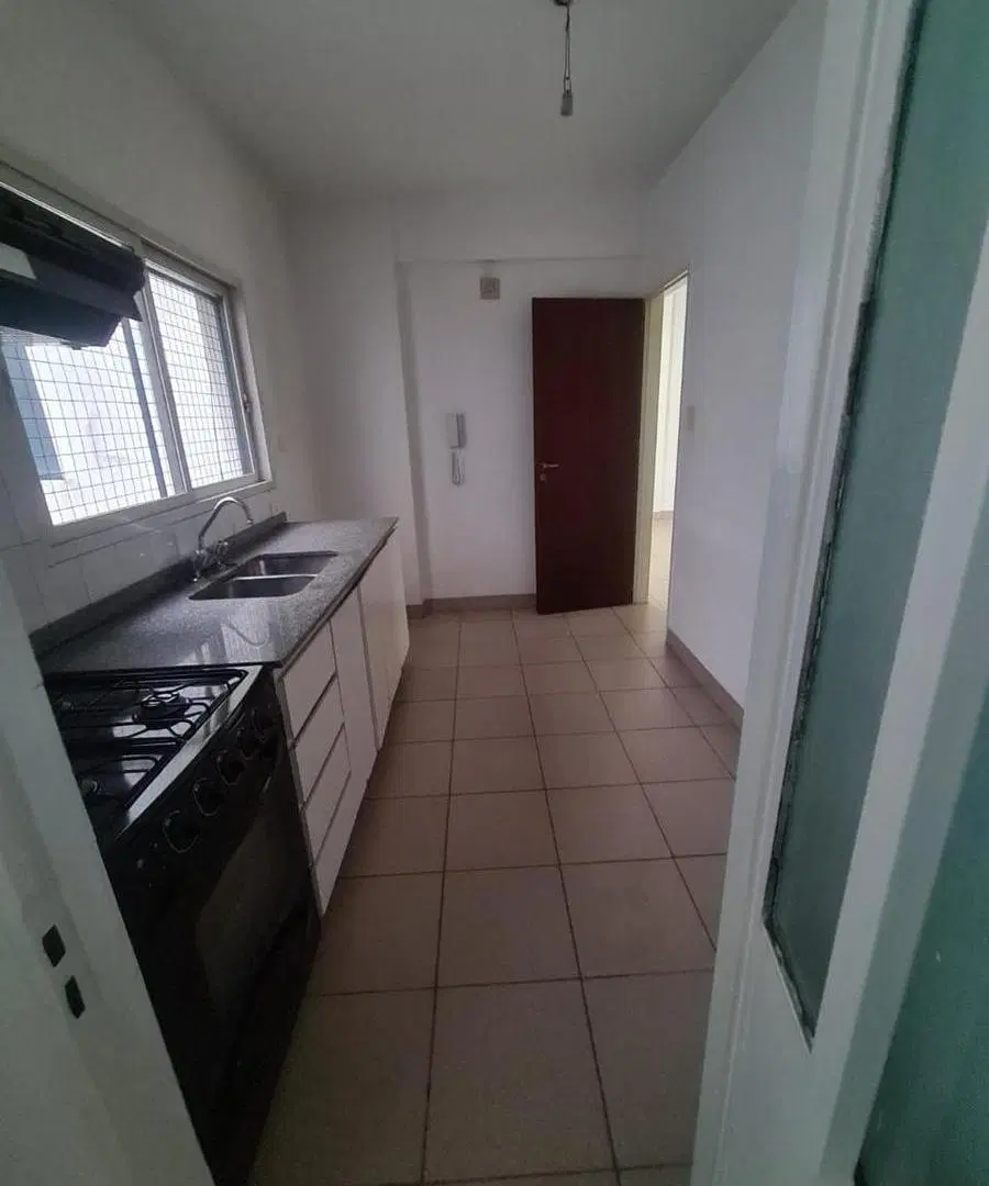 Departamento en alquiler - 1 Dormitorio 1 Baño - Lanús 4