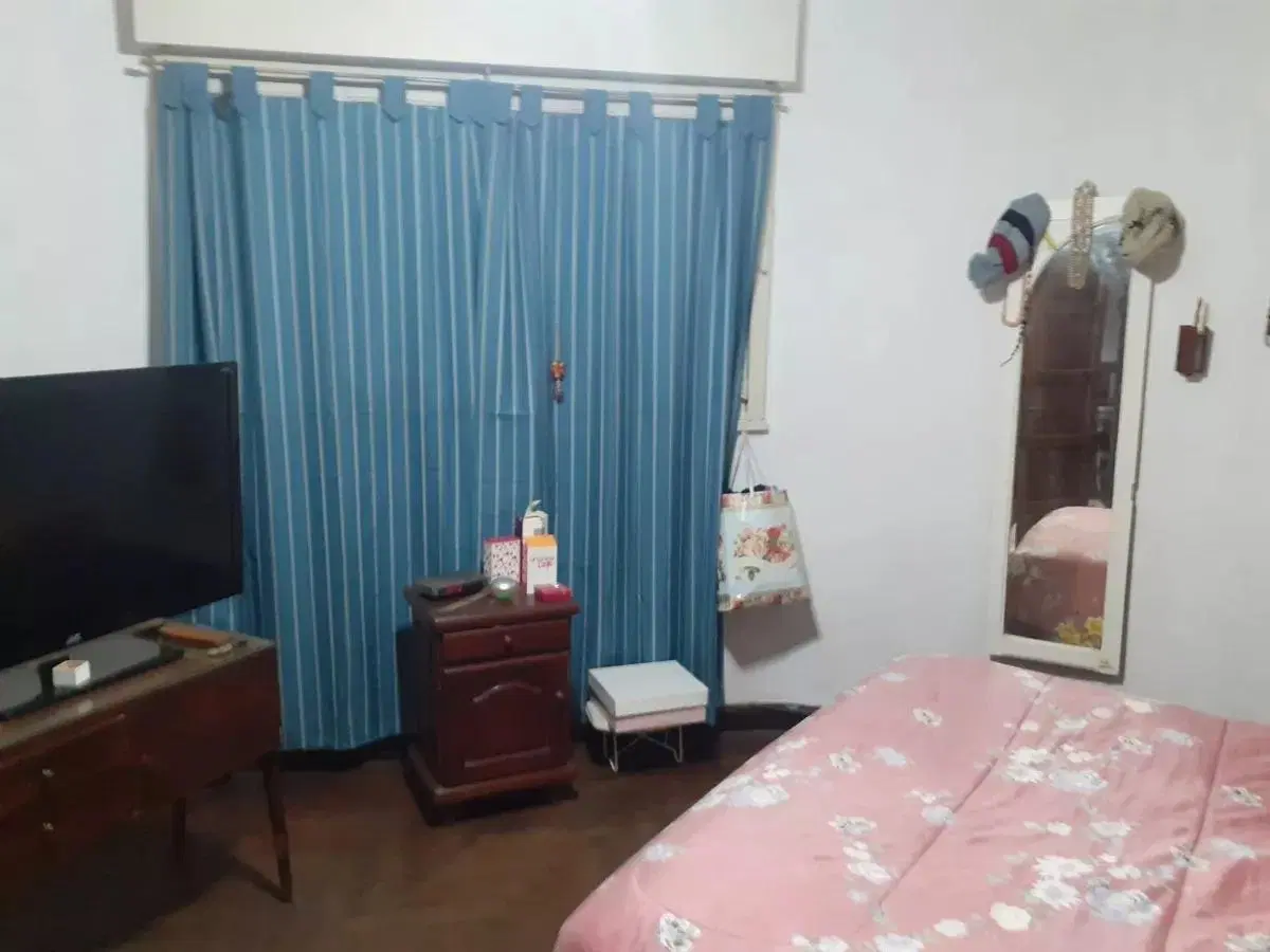 PH en venta - 3 Dormitorios 2 Baños - 223Mts2 - Caseros 2