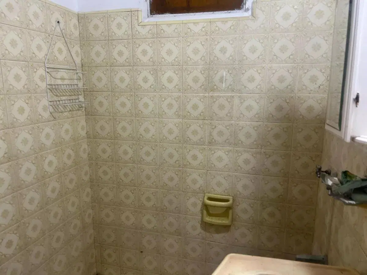 Casas en venta - 4 Dormitorios 2 Baños - Cocheras - 300Mts2 - Ituzaingó 2