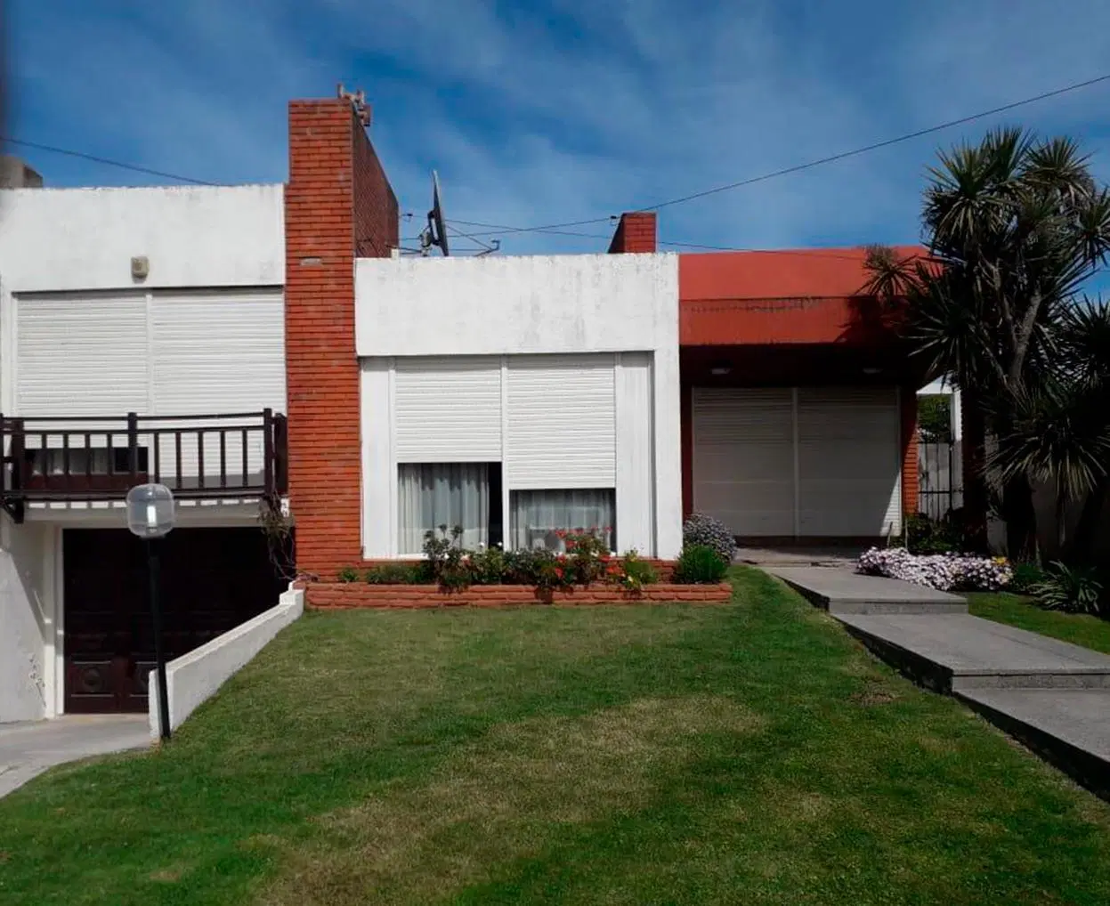Casa en venta - 3 Dormitorios 2 Baños - Cochera - 400Mts2 - Miramar 2