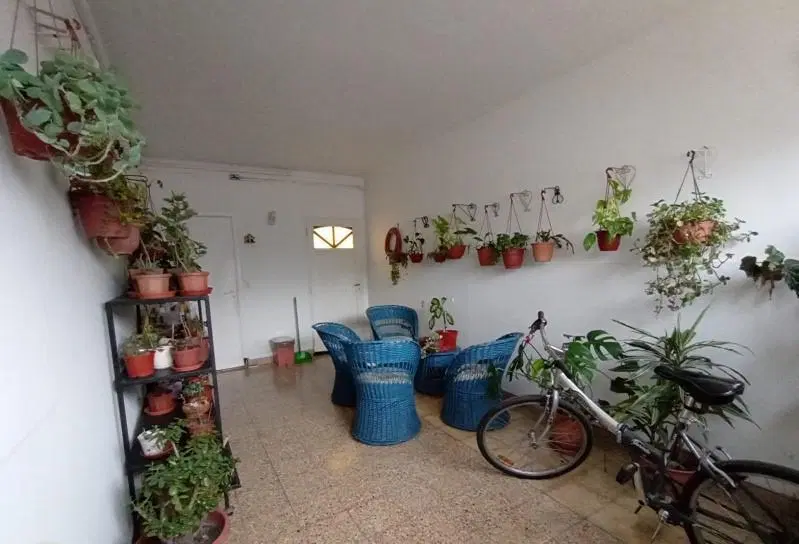 Casa en venta - 4 Dormitorios 2 Baños - Cochera - 300Mts2 - Laprida 2