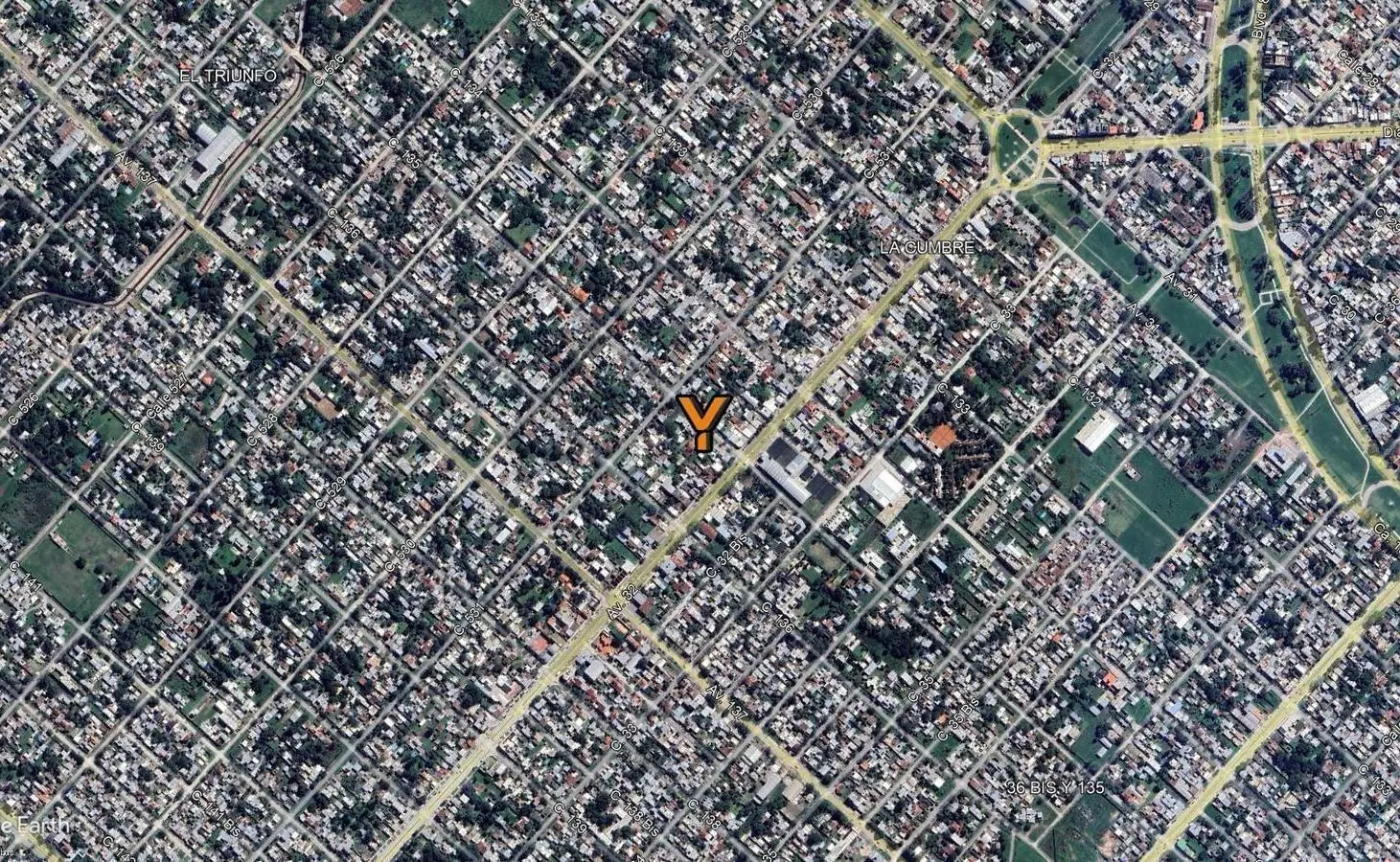 Casa en venta - 3 dormitorios, 1 baño - 120mts2 sobre lote de 300mts2 - Gambier 5