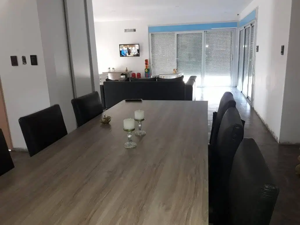 Casa en venta - 2 dormitorios 3 baños - 460mts2 - Bahía Blanca 5