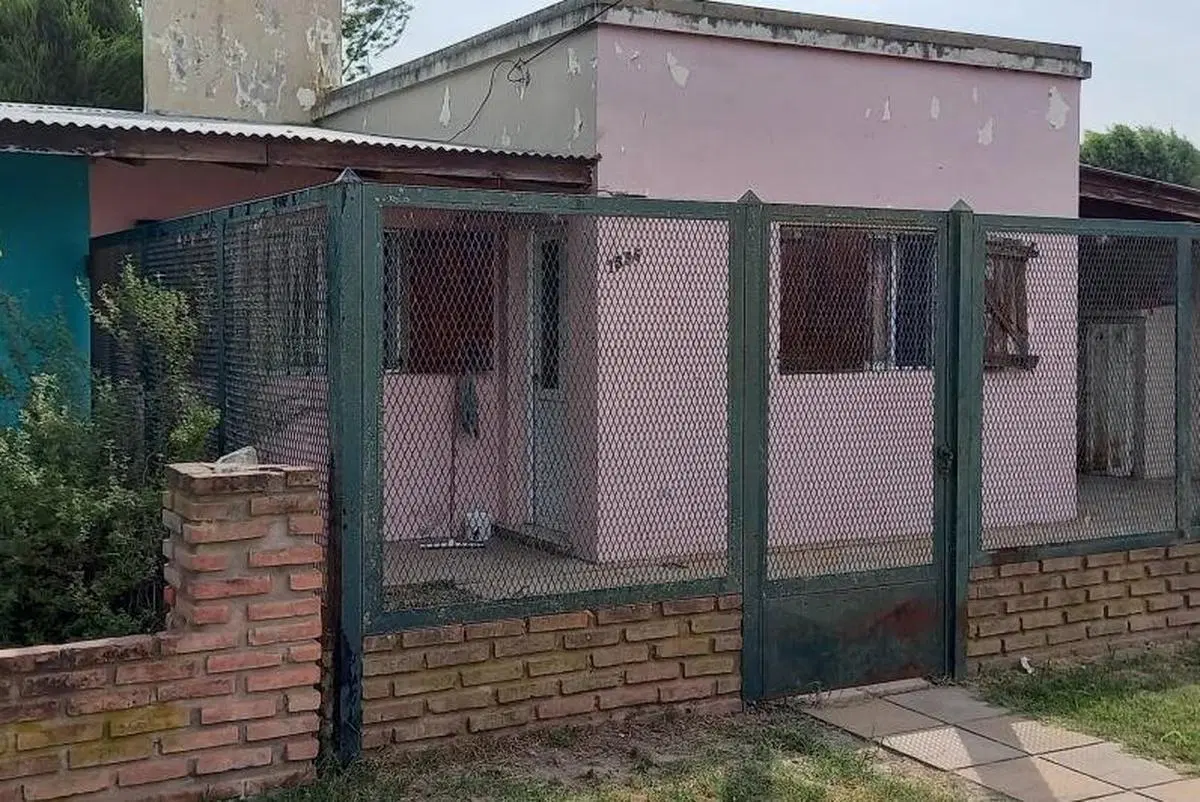 Casa en venta - 2 Dormitorios 2 Baños - San Martin 3