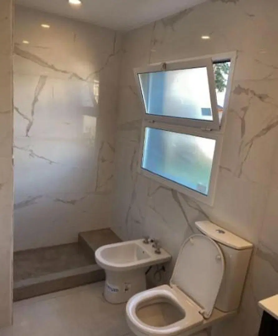Casa en venta - 3 dormitorios 2 baños - pileta y parrilla - 922mts2 - Lujan 5