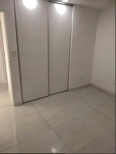 Casa en venta - 3 dormitorios 2 baños - pileta y parrilla - 922mts2 - Lujan 2