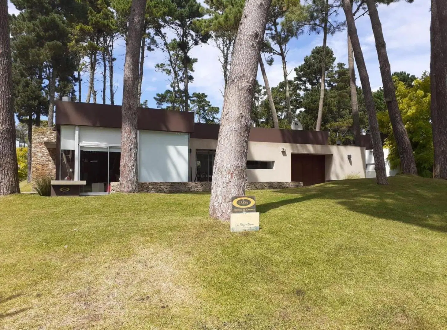 Casa en venta - 4 Dormitorios 3 Baños - 904Mts2 - Pinamar Norte 3