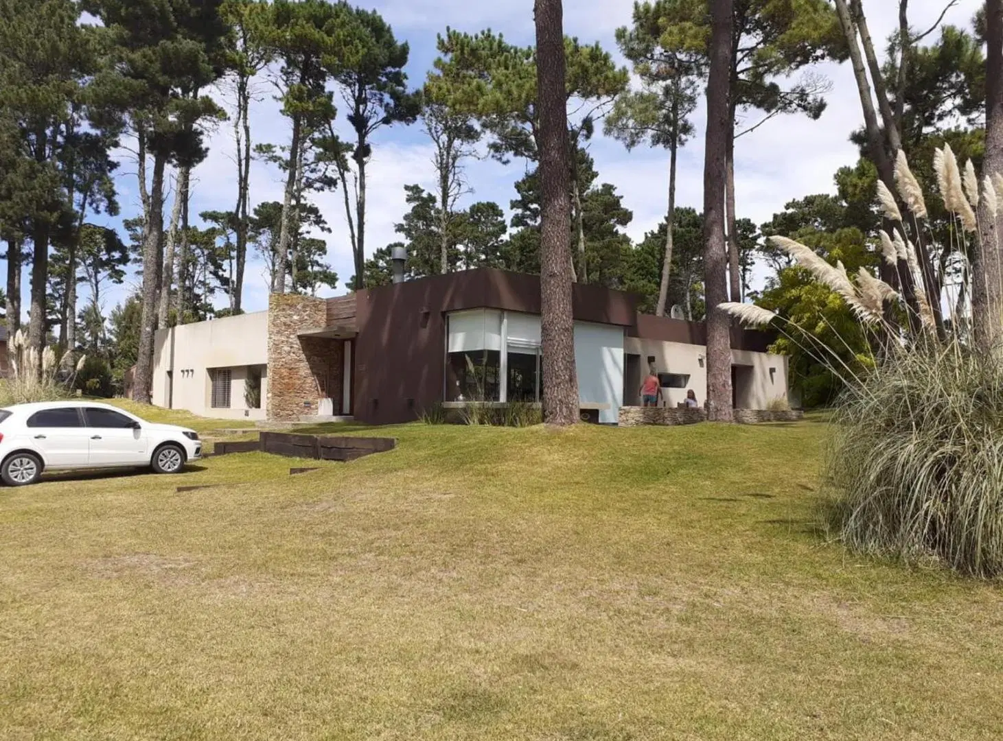 Casa en venta - 4 Dormitorios 3 Baños - 904Mts2 - Pinamar Norte 2
