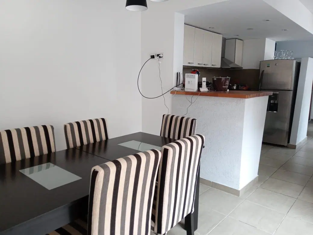 Departamento en venta - 2 Dormitorios 2 Baños - Cochera - Esteban Echeverría 3