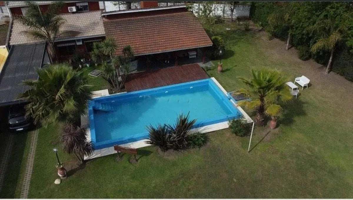 Casa en venta - 4 dormitorios 3 baños - quincho pileta parrilla - 1500mts2 - Tortuguitas 2