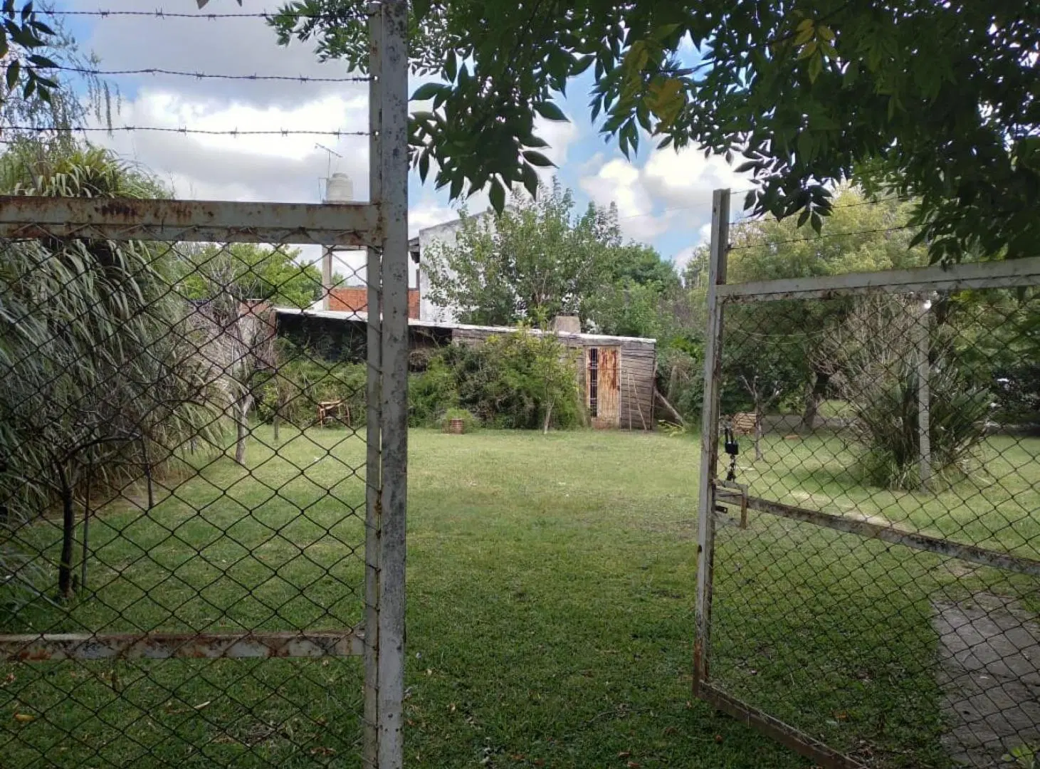 Terreno en venta - 300Mts2 - Villa Castell 3