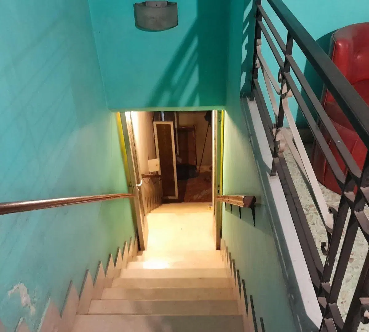 Casa en venta - 3 Dormitorios 2 Baños - Local - 261Mts2 - Lanús 1