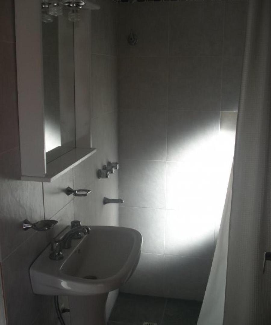 Casa en venta - 2 Dormitorios 2 Baños - 80Mts2 - La Lucila del Mar