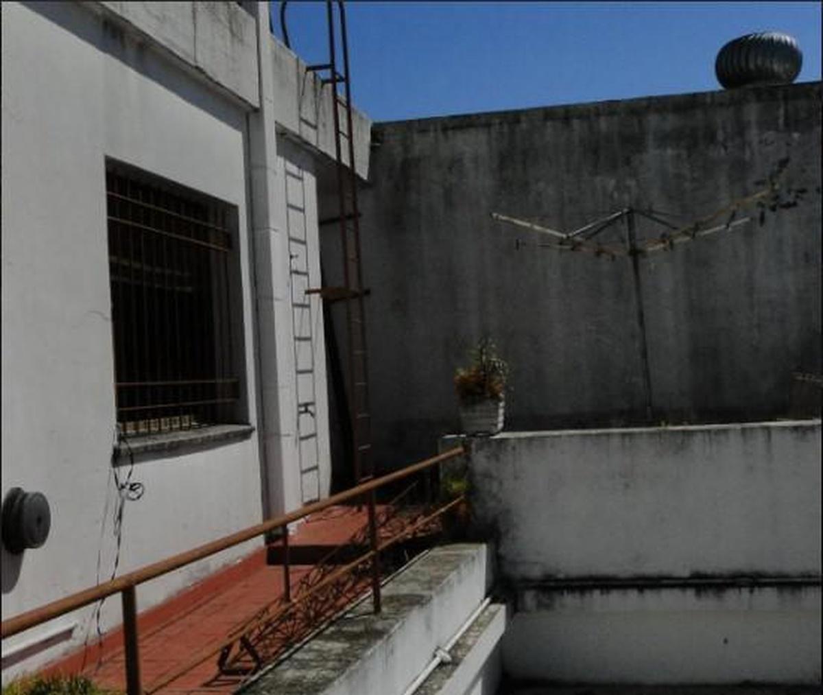 Casa en venta - 3 dormitorios 2 baños - 160 mts2 - Mercedes