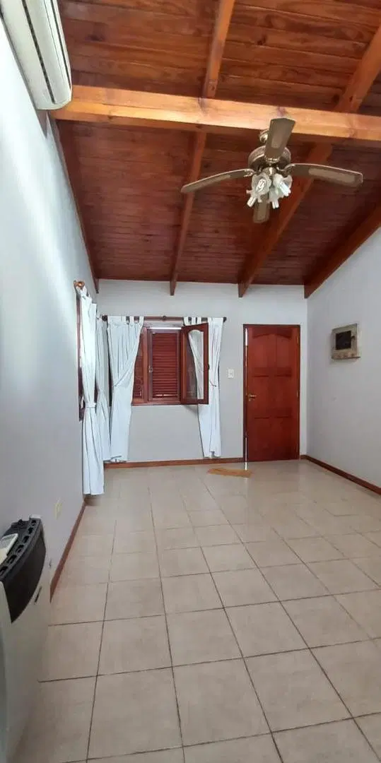 Casa en venta - 3 Dormitorios 2 Baños - 200Mts2 - Pehuajó 2