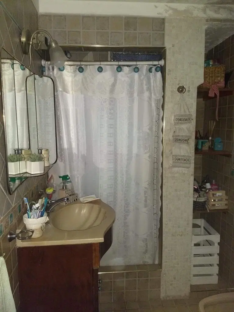 Casa en venta - 4 Dormitorios 2 Baños - Cochera - 400Mts2 - Moreno 4