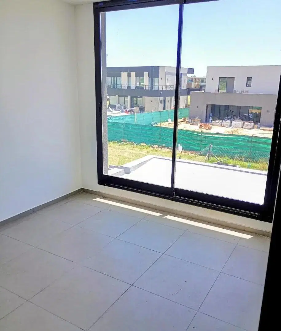 Casa en venta - 4 Dormitorios 4 Baños - Escobar 5